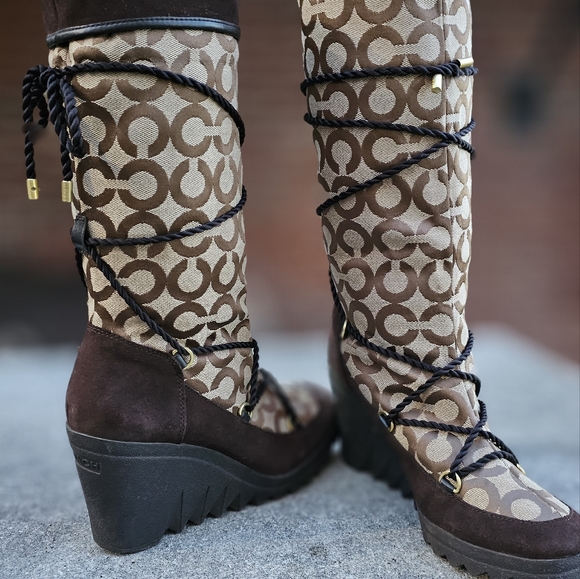Authentic COACH NWOT MAISY WEDGE HEEL Winter Boot Size 9 - Picture 4 of 6